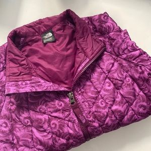The North Face kids purple patterned coat